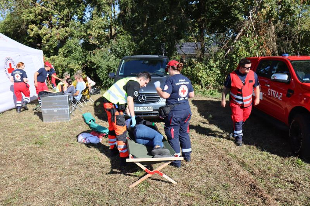 Ćwiczenia służb mundurowych w Żeliźnie i Witorożu