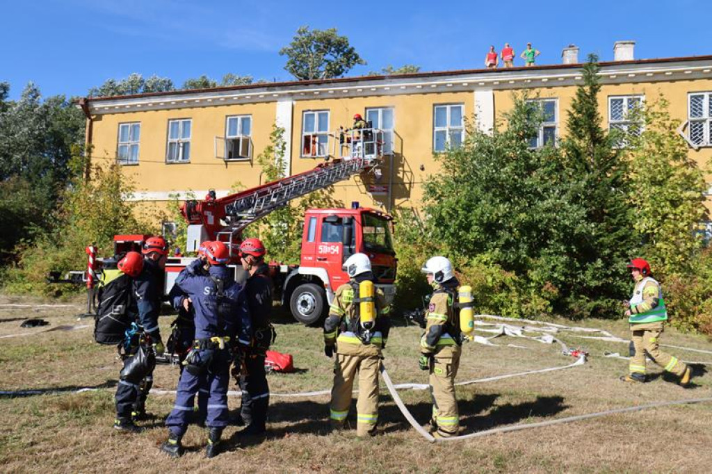 Ćwiczenia służb mundurowych w Żeliźnie i Witorożu