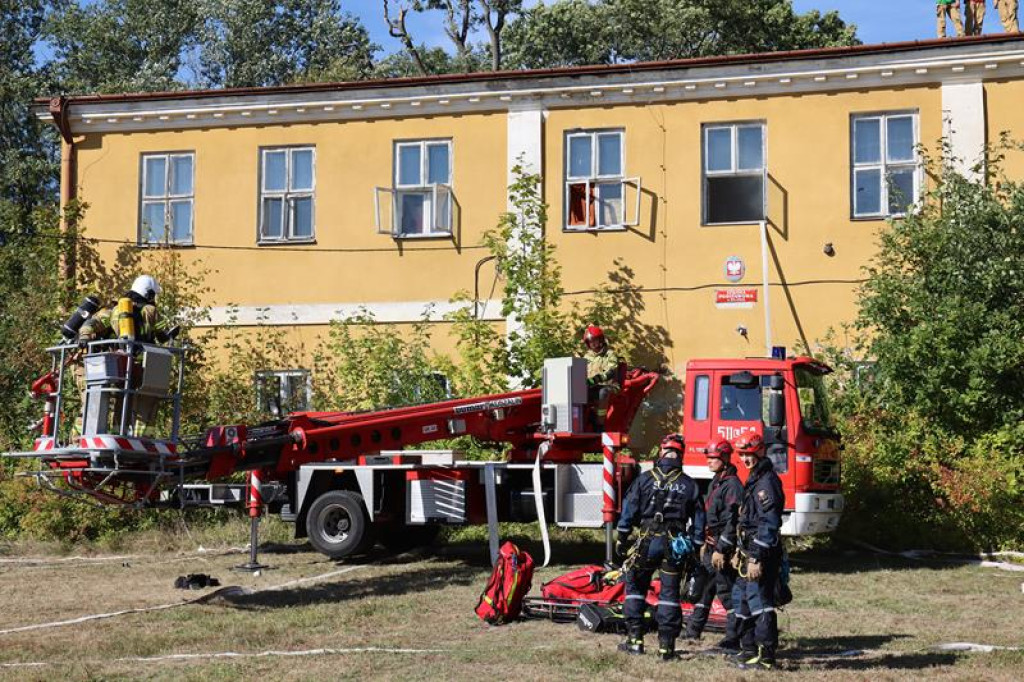 Ćwiczenia służb mundurowych w Żeliźnie i Witorożu