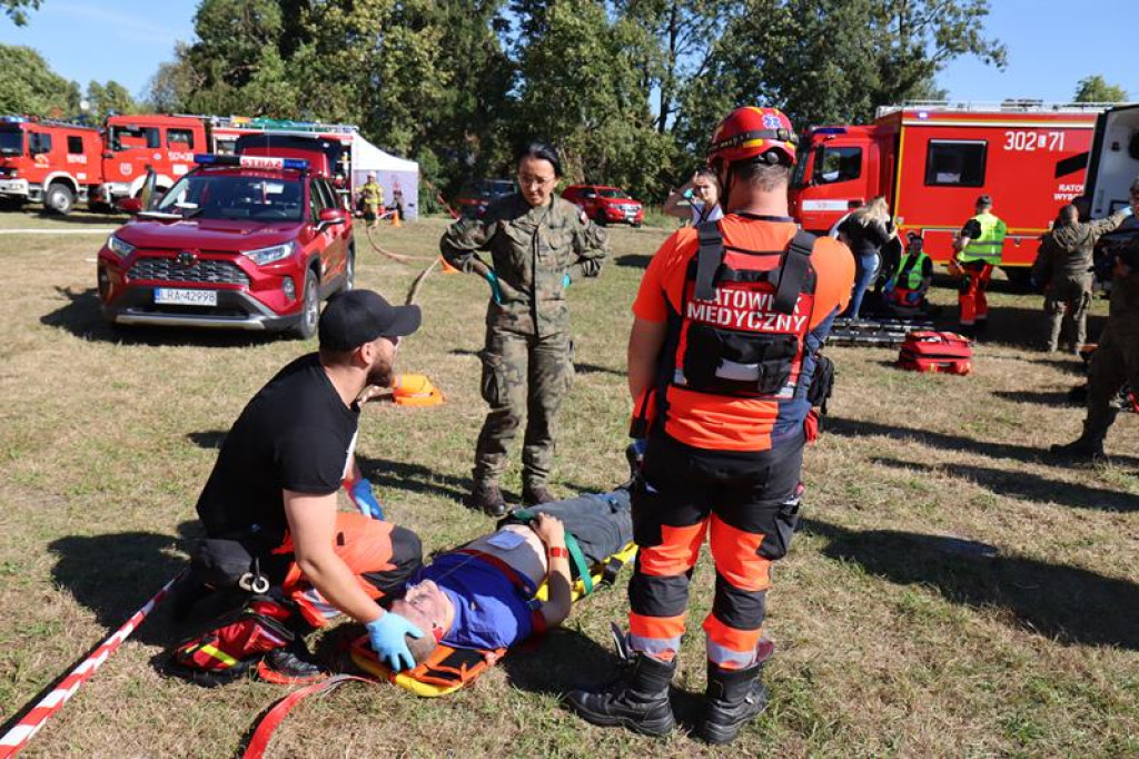 Ćwiczenia służb mundurowych w Żeliźnie i Witorożu
