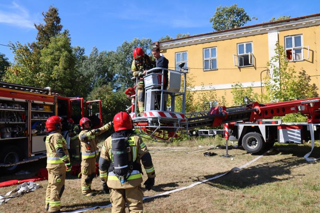 Ćwiczenia służb mundurowych w Żeliźnie i Witorożu