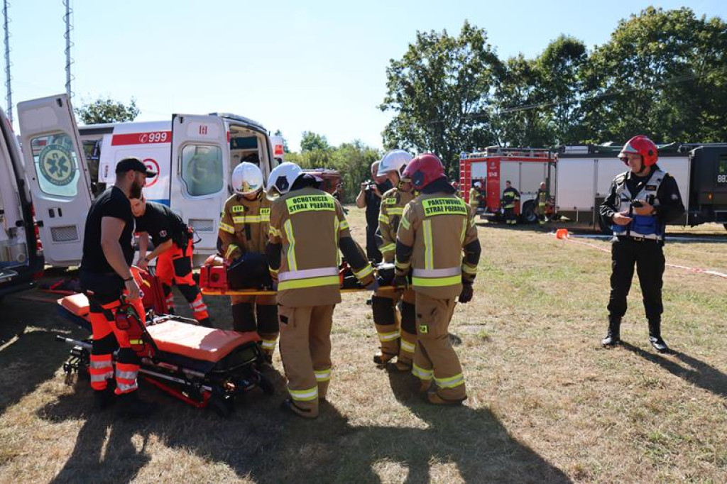 Ćwiczenia służb mundurowych w Żeliźnie i Witorożu