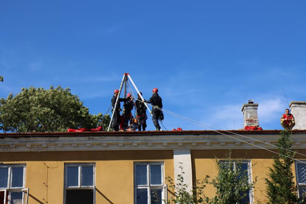 Ćwiczenia służb mundurowych w Żeliźnie i Witorożu