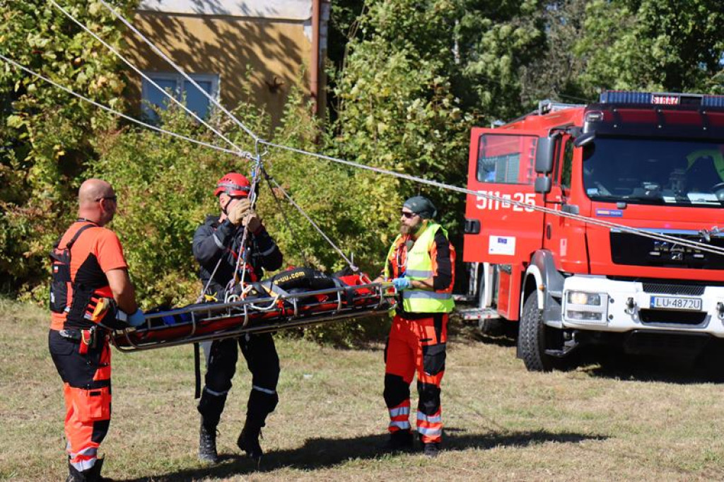 Ćwiczenia służb mundurowych w Żeliźnie i Witorożu