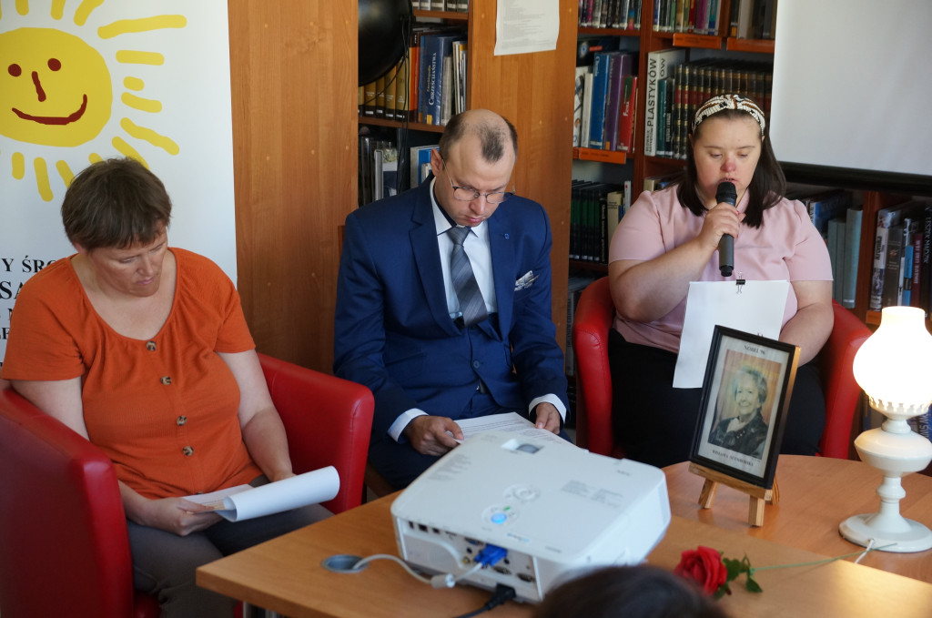 Akcja czytania wierszy przez podopiecznych DŚDS