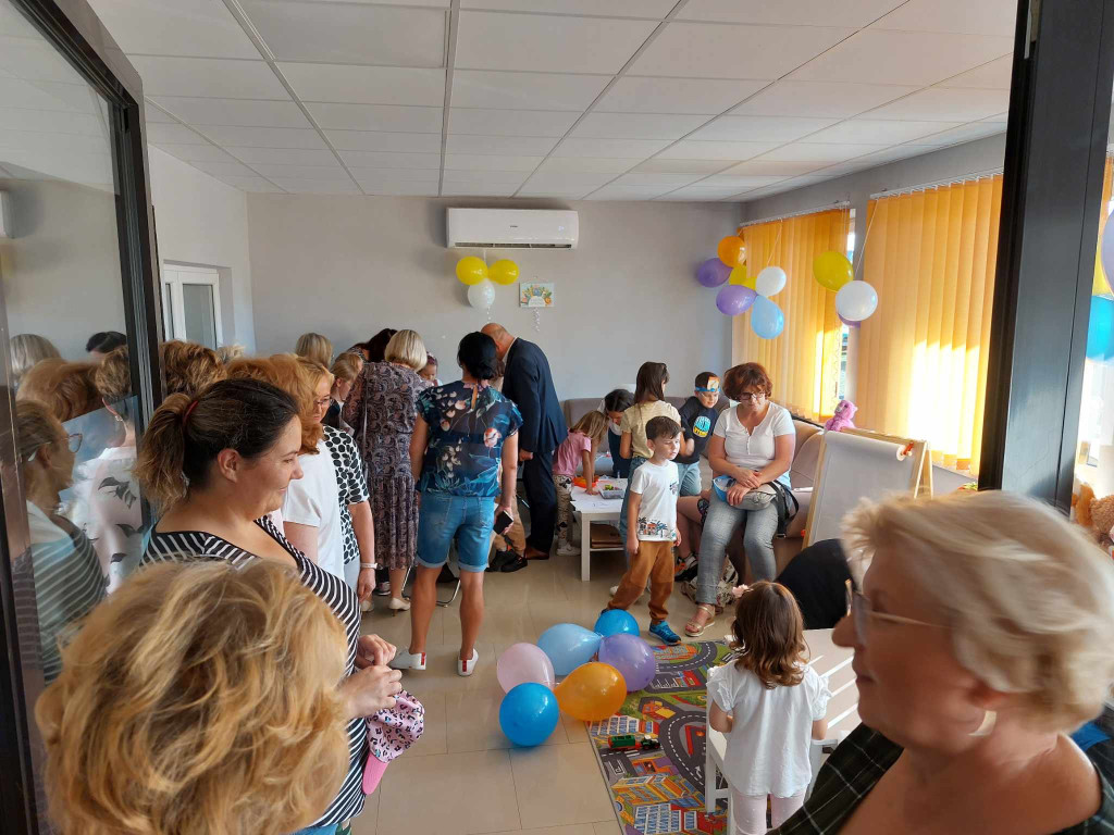 Otwarcie kącika dla dzieci w Ostrówkach