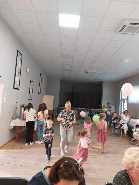 Otwarcie kącika dla dzieci w Ostrówkach