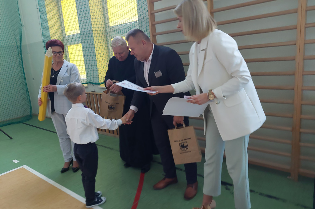 Uroczyste pasowanie na ucznia w SP w Domaszewnicy