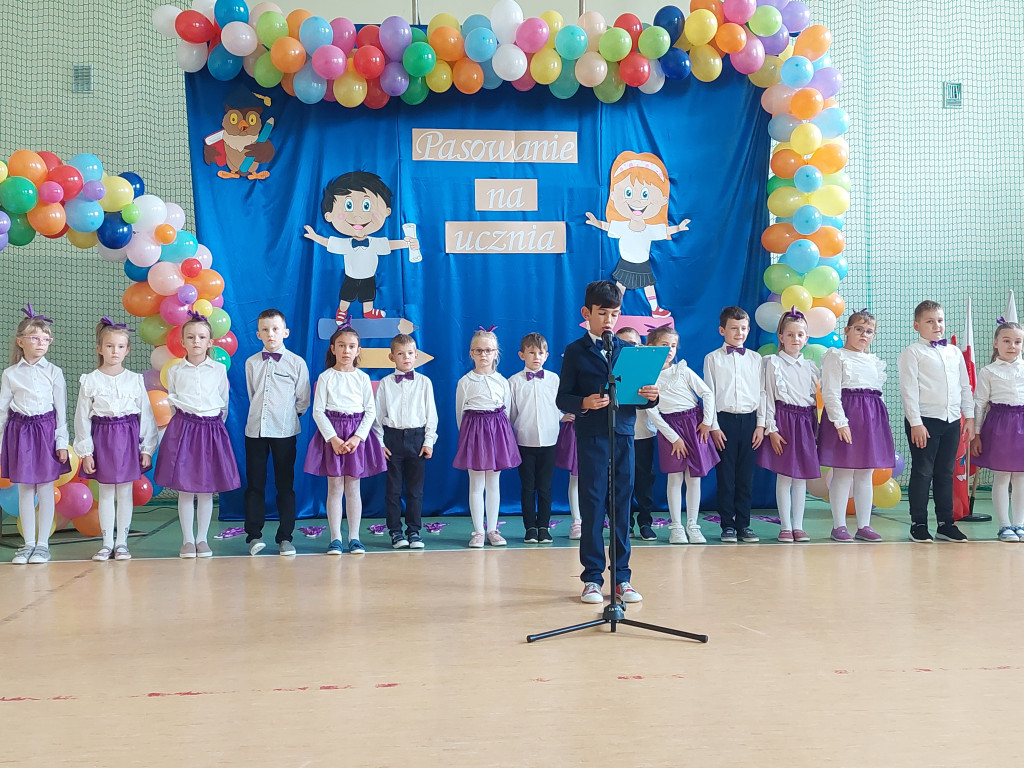 Uroczyste pasowanie na ucznia w SP w Domaszewnicy