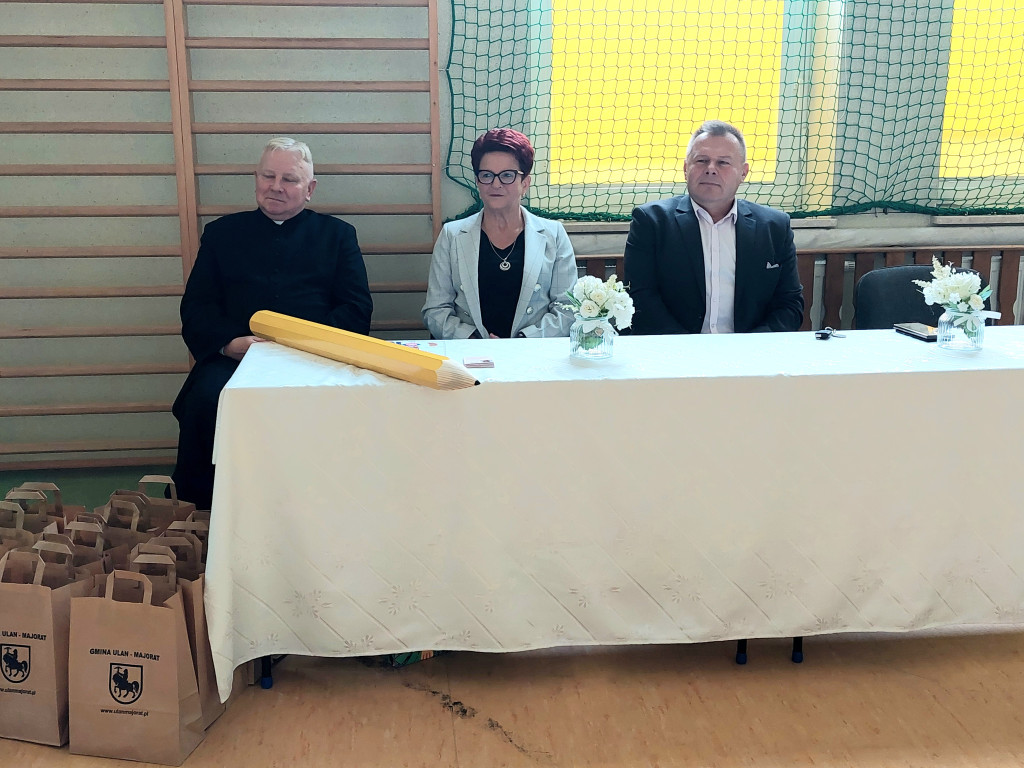 Uroczyste pasowanie na ucznia w SP w Domaszewnicy