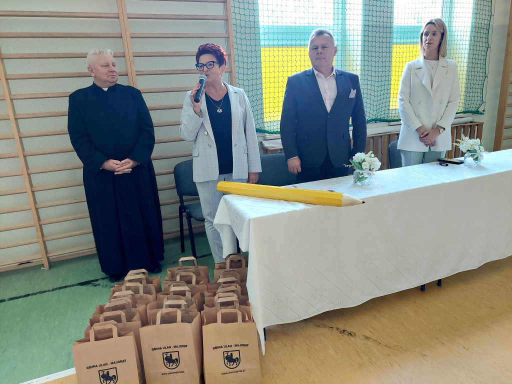 Uroczyste pasowanie na ucznia w SP w Domaszewnicy