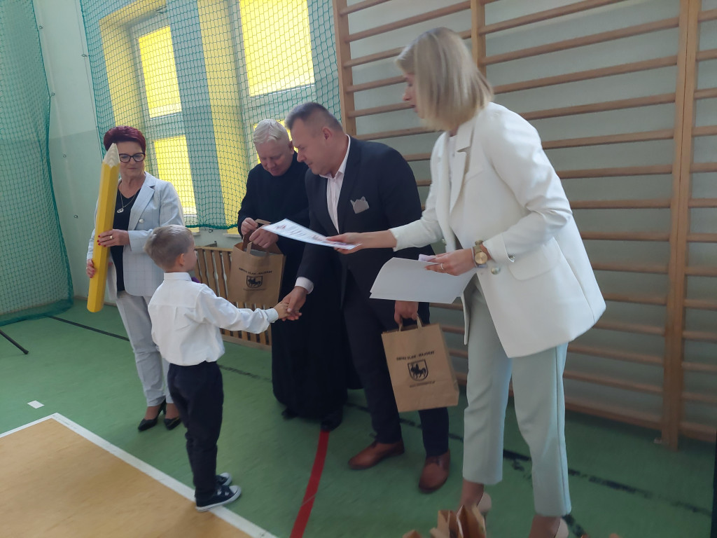 Uroczyste pasowanie na ucznia w SP w Domaszewnicy