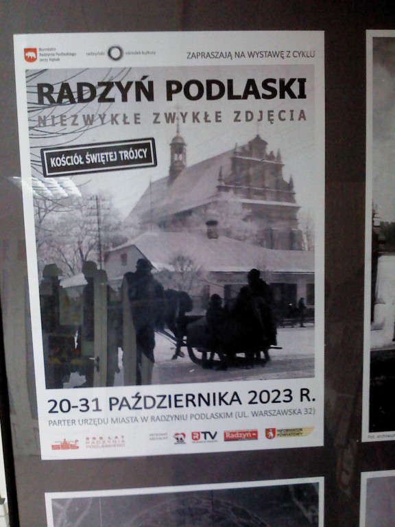 Wystawa starych zdjęć kościoła Trójcy Św.