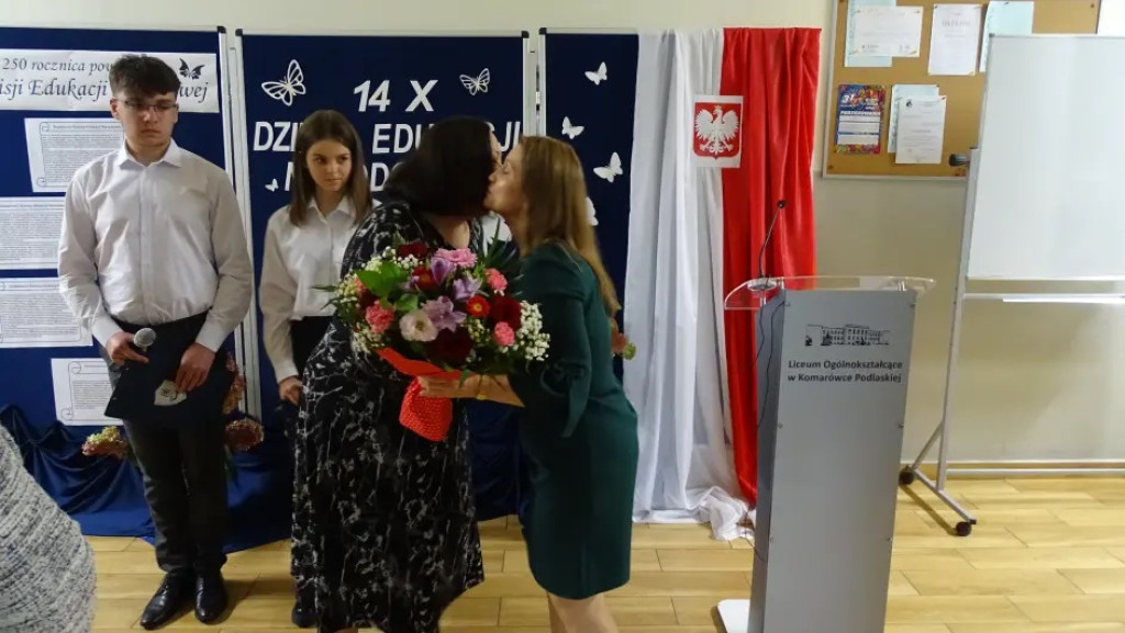 Dzień Edukacji Narodowej w LO w Komarówce