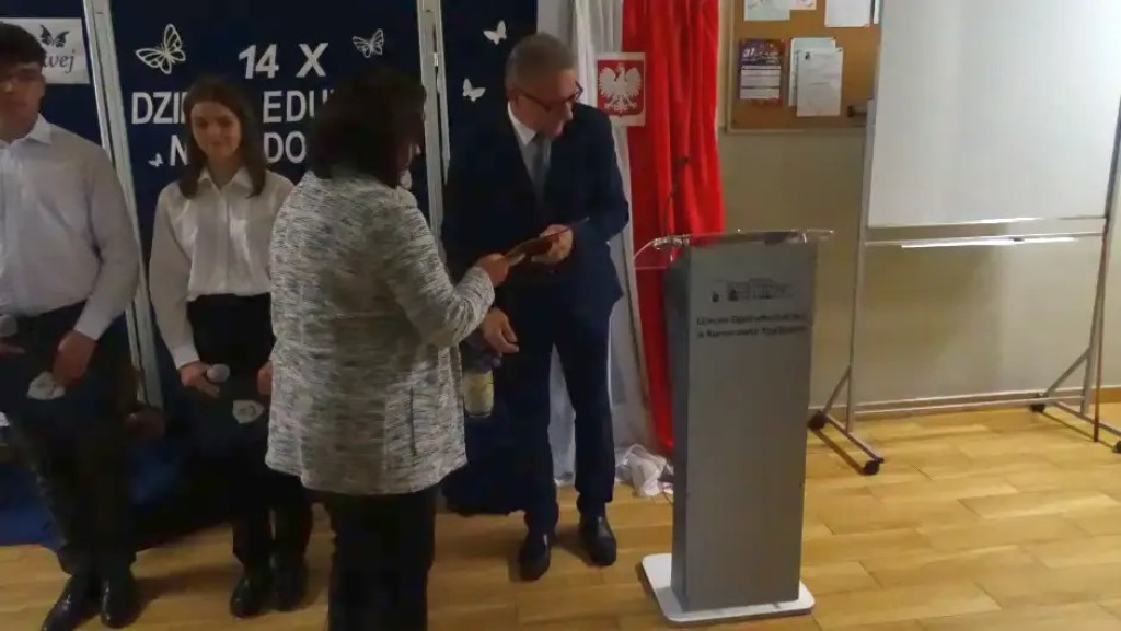 Dzień Edukacji Narodowej w LO w Komarówce