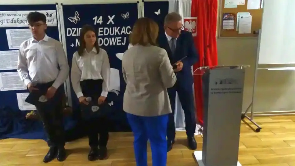 Dzień Edukacji Narodowej w LO w Komarówce