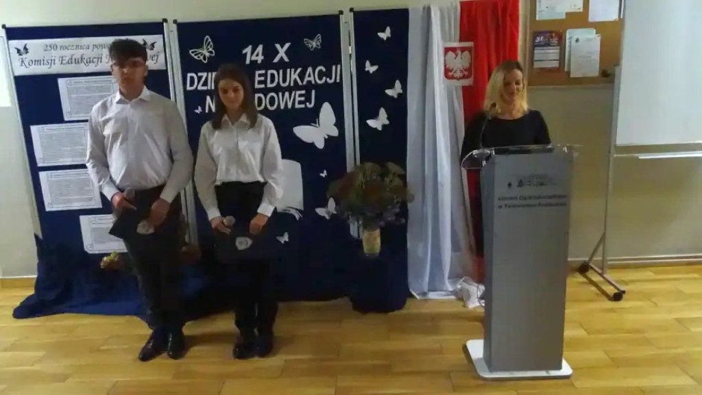Dzień Edukacji Narodowej w LO w Komarówce