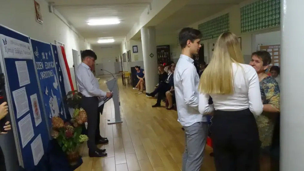 Dzień Edukacji Narodowej w LO w Komarówce