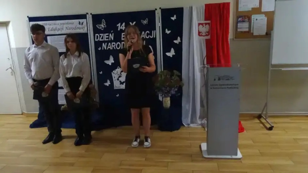 Dzień Edukacji Narodowej w LO w Komarówce