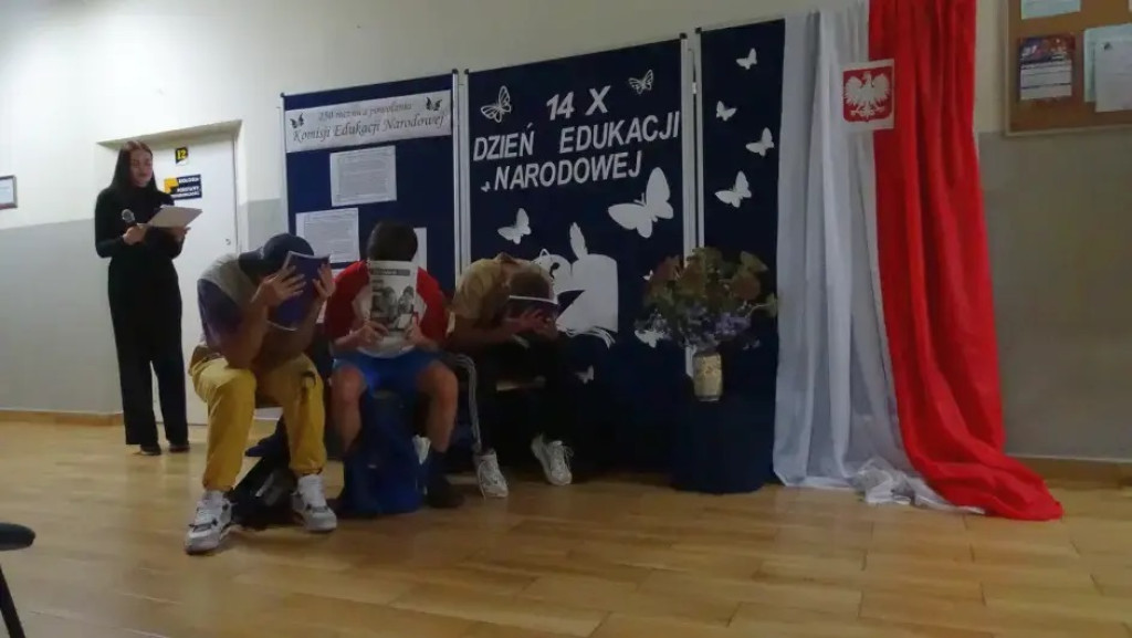 Dzień Edukacji Narodowej w LO w Komarówce
