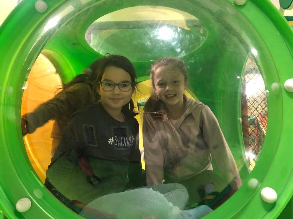 Wycieczka SP w Domaszewnicy do teatru w Siedlcach