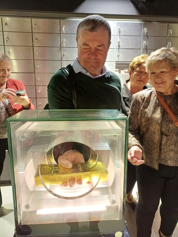 Seniorzy z gm. Ulan w Centrum Pieniądza NBP