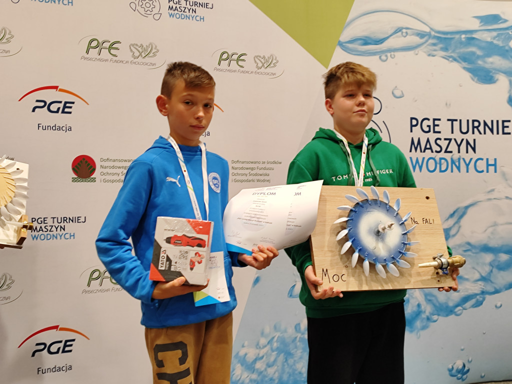 Sukces uczniów z Domaszewnicy na turnieju maszyn