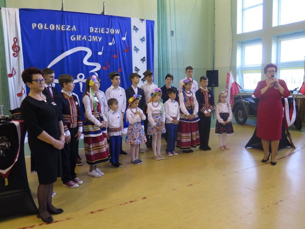 Obchody Święta Niepodległości w SP w Domaszewnicy