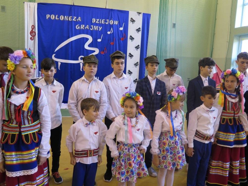 Obchody Święta Niepodległości w SP w Domaszewnicy