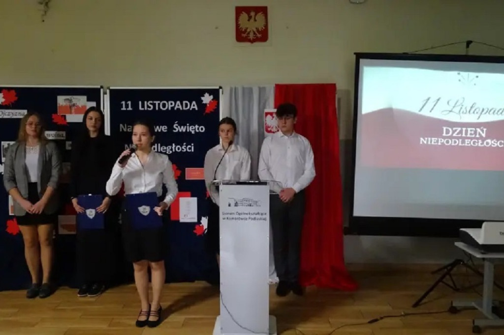 Obchody Święta Niepodległości w LO w Komarówce