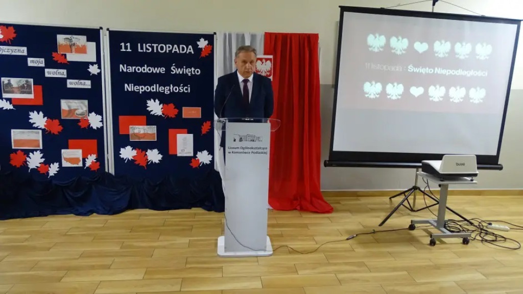 Obchody Święta Niepodległości w LO w Komarówce