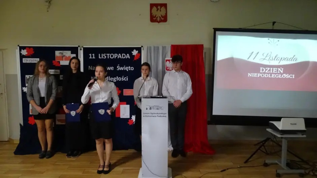 Obchody Święta Niepodległości w LO w Komarówce
