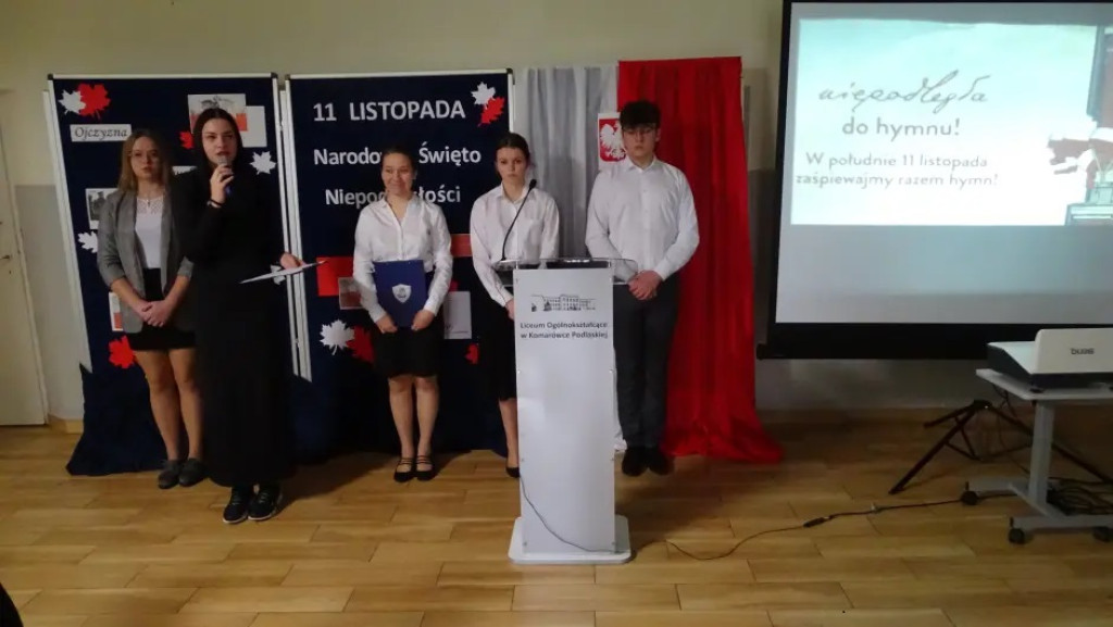 Obchody Święta Niepodległości w LO w Komarówce