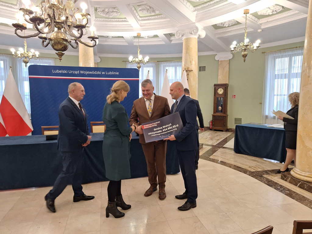 Podpisanie umowy w sprawie dotacji dla gm. Wohyń