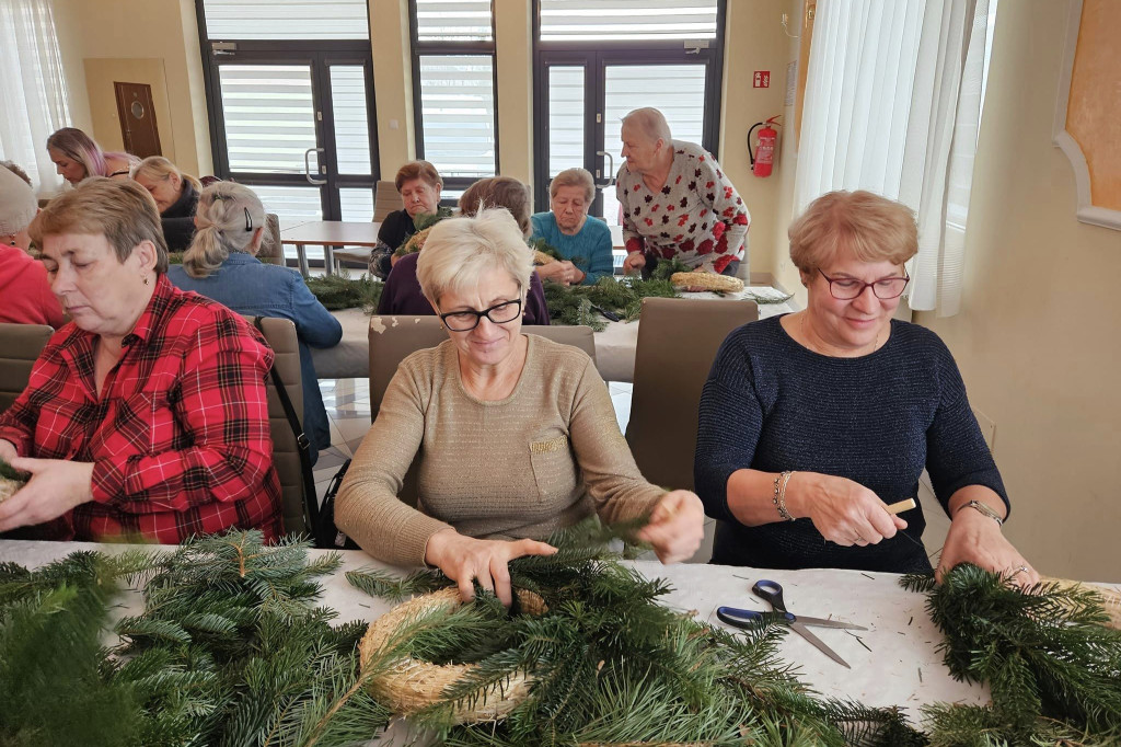 Wieńce adwentowe na warsztatach w Ulanie-Majoracie