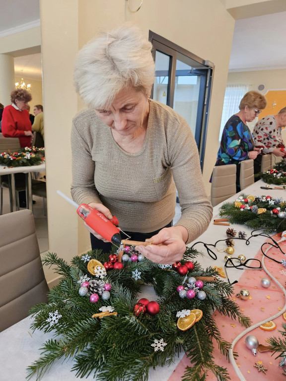 Wieńce adwentowe na warsztatach w Ulanie-Majoracie