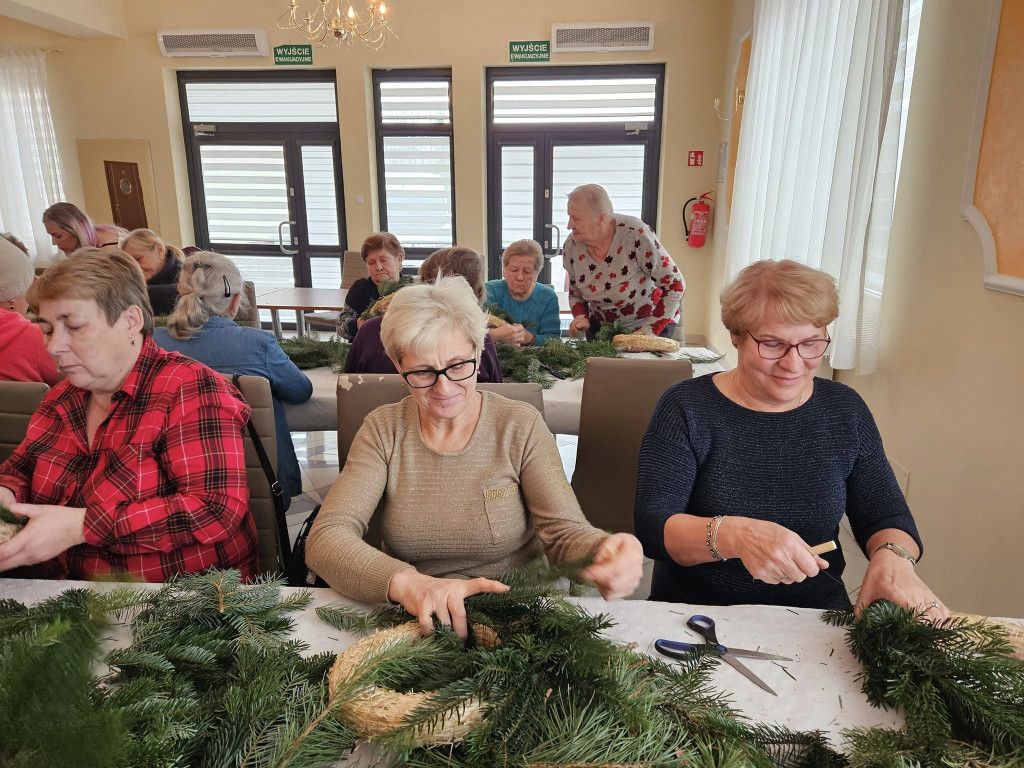 Wieńce adwentowe na warsztatach w Ulanie-Majoracie