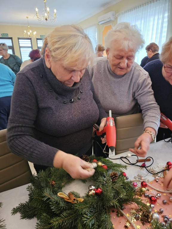 Wieńce adwentowe na warsztatach w Ulanie-Majoracie