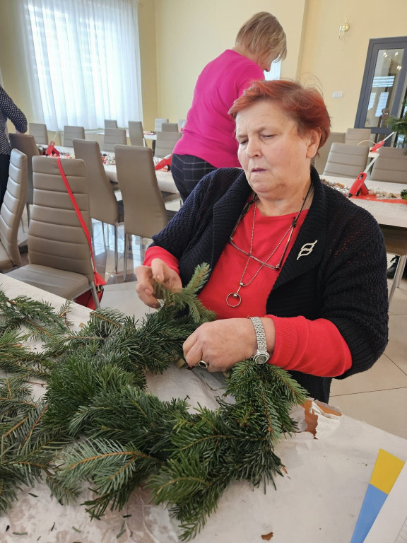 Wieńce adwentowe na warsztatach w Ulanie-Majoracie