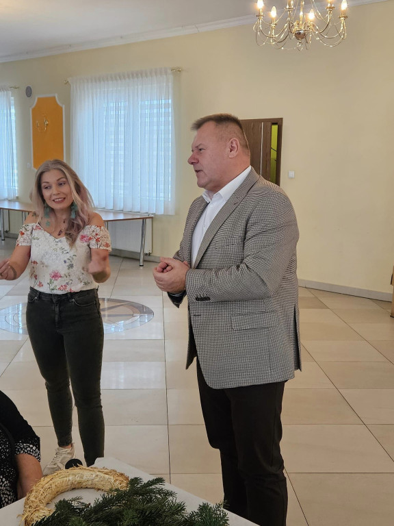 Wieńce adwentowe na warsztatach w Ulanie-Majoracie