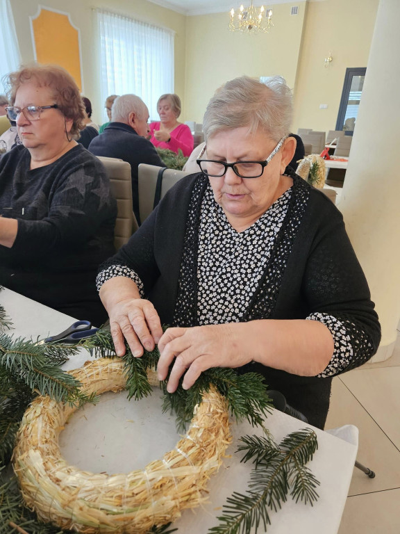 Wieńce adwentowe na warsztatach w Ulanie-Majoracie