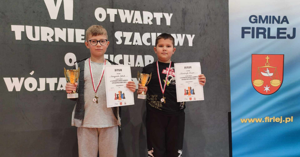 Młodzi radzyńscy szachiści na turnieju w Firleju