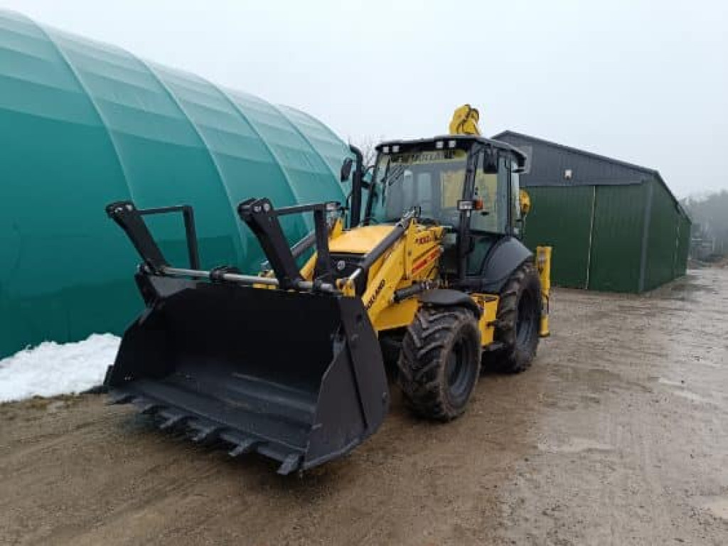 Nowe koparko-ładowarka i ciągnik w gm. Radzyń