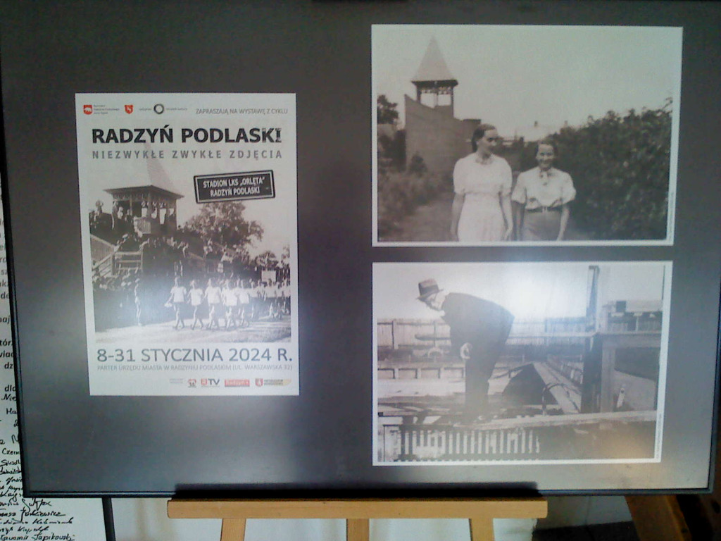 Wystawa starych zdjęć stadionu Orląt