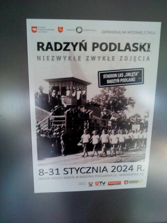 Wystawa starych zdjęć stadionu Orląt