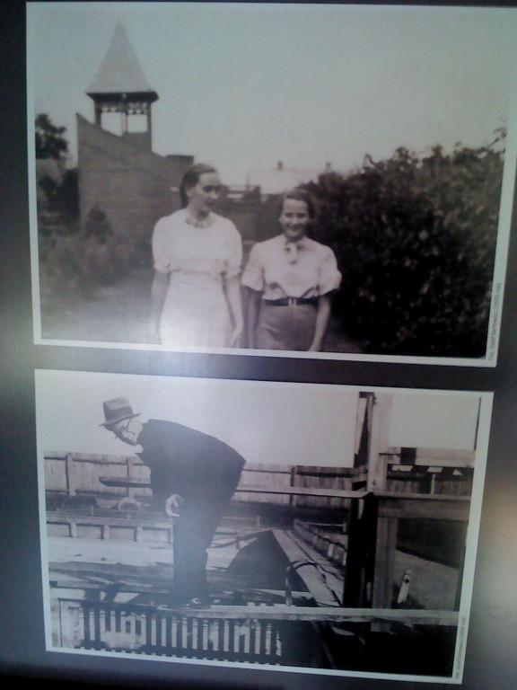 Wystawa starych zdjęć stadionu Orląt