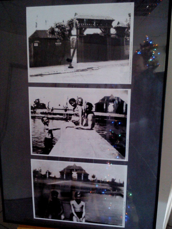 Wystawa starych zdjęć stadionu Orląt