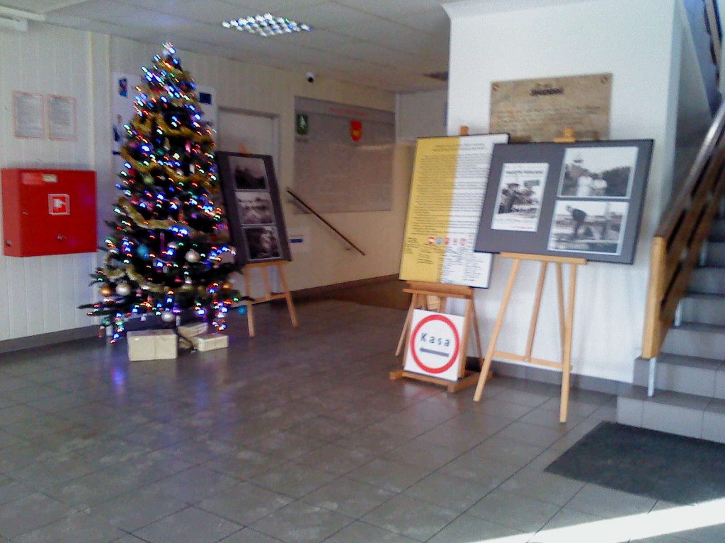 Wystawa starych zdjęć stadionu Orląt
