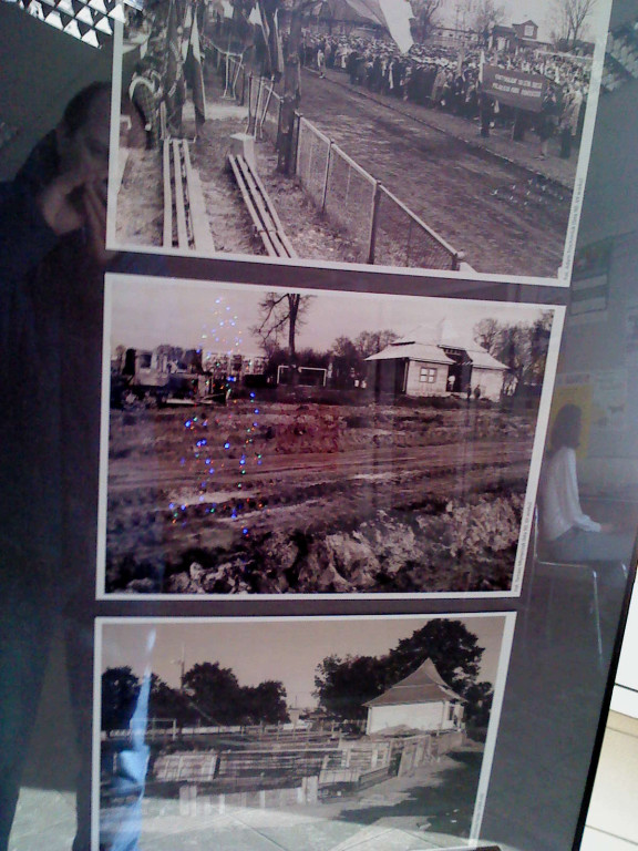 Wystawa starych zdjęć stadionu Orląt