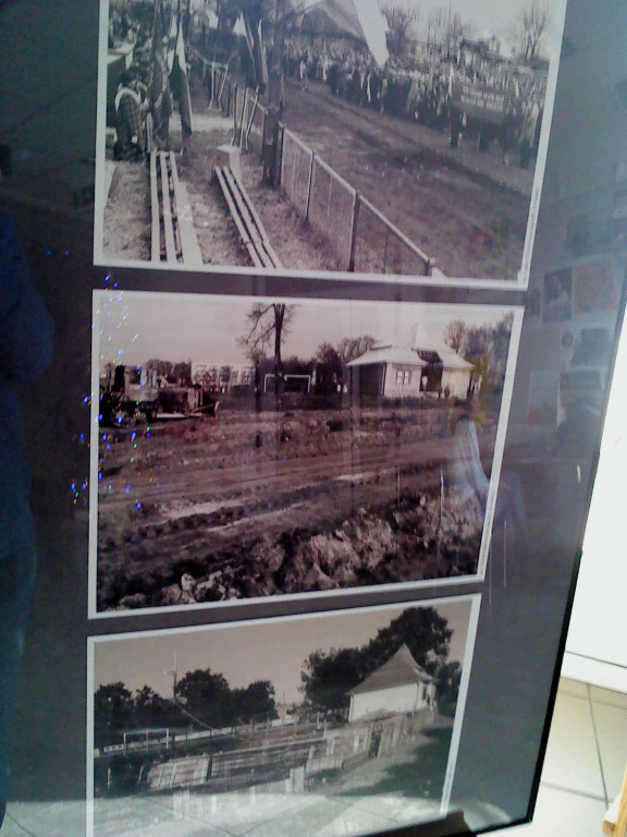 Wystawa starych zdjęć stadionu Orląt